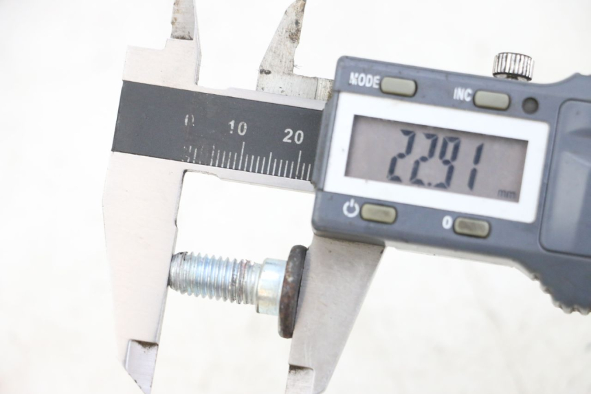 photo de BRAKE DISC BOLT HYOSUNG GV AQUILA 125 (2000 - 2004)