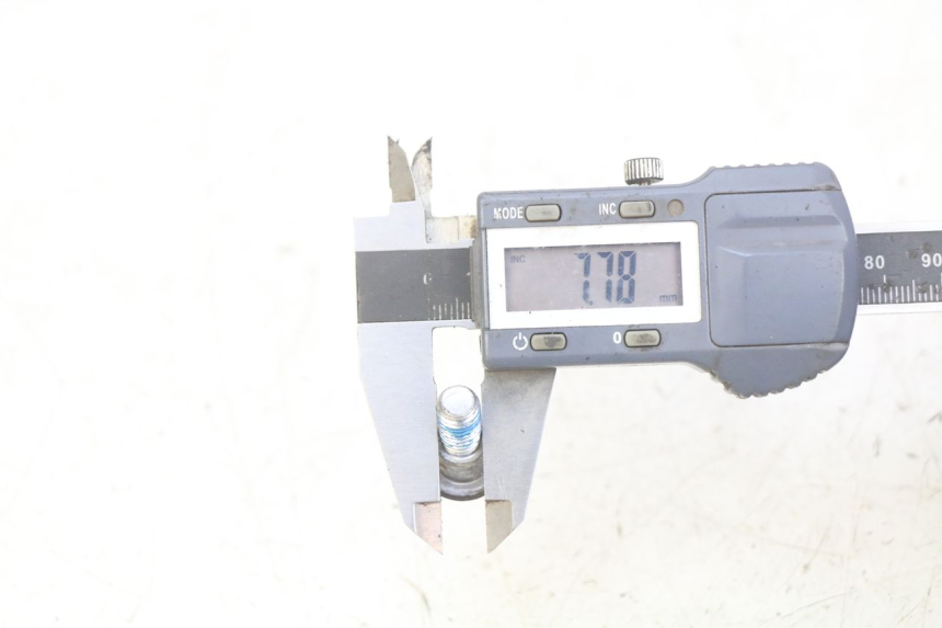 photo de BRAKE DISC BOLT SUZUKI BURGMAN 650 (2002 - 2004)