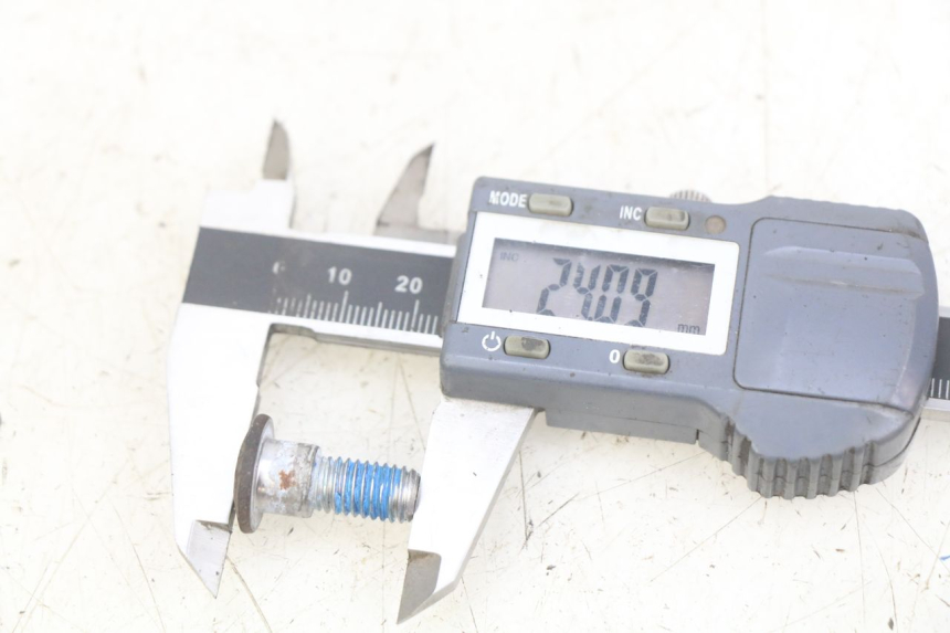 photo de BRAKE DISC BOLT SUZUKI BURGMAN 650 (2002 - 2004)