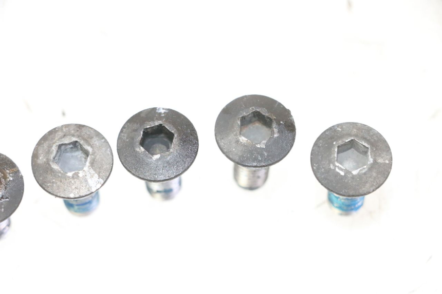 photo de BRAKE DISC BOLT SUZUKI BURGMAN 125 (2007 - 2014)