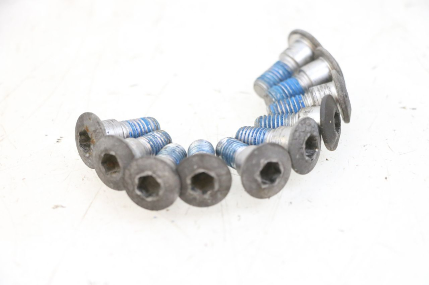 photo de BRAKE DISC BOLT SUZUKI BURGMAN 650 (2013 - 2020)