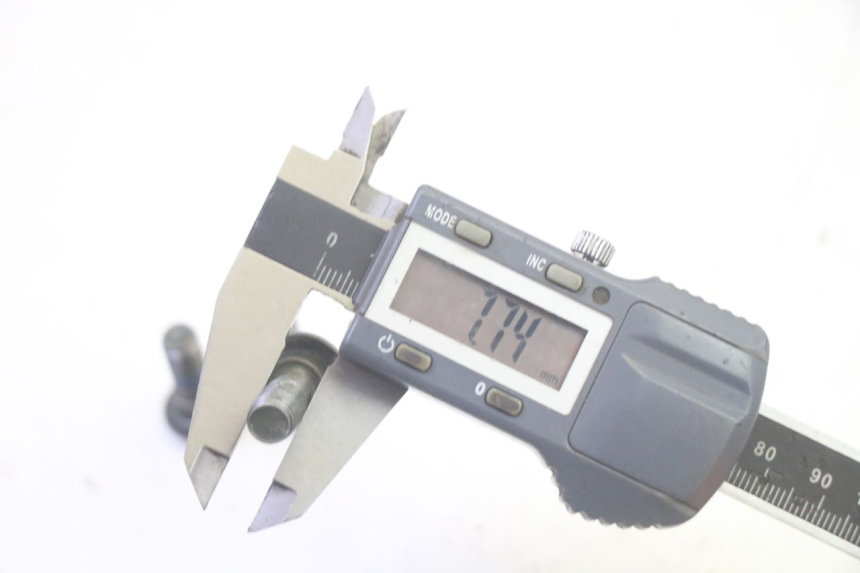 photo de BRAKE DISC BOLT SYM CROX 4T 50 (2016 - 2023) - Technical close-up