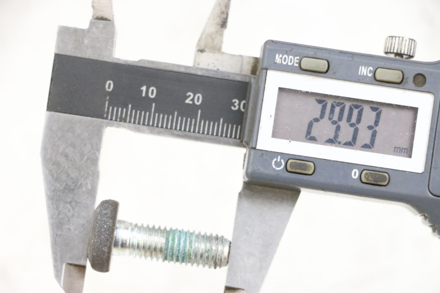 photo de BRAKE DISC BOLT MBK FLAME X 125 (2007 - 2016) - Zoom on usage condition