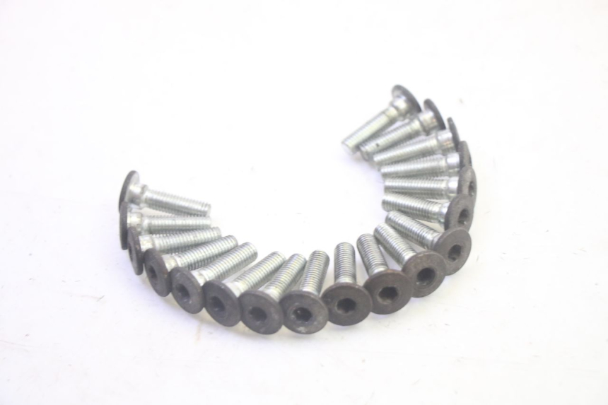 photo de BRAKE DISC BOLT KAWASAKI GPZ RX 1000 (1986 - 1988) - Zoom on usage condition