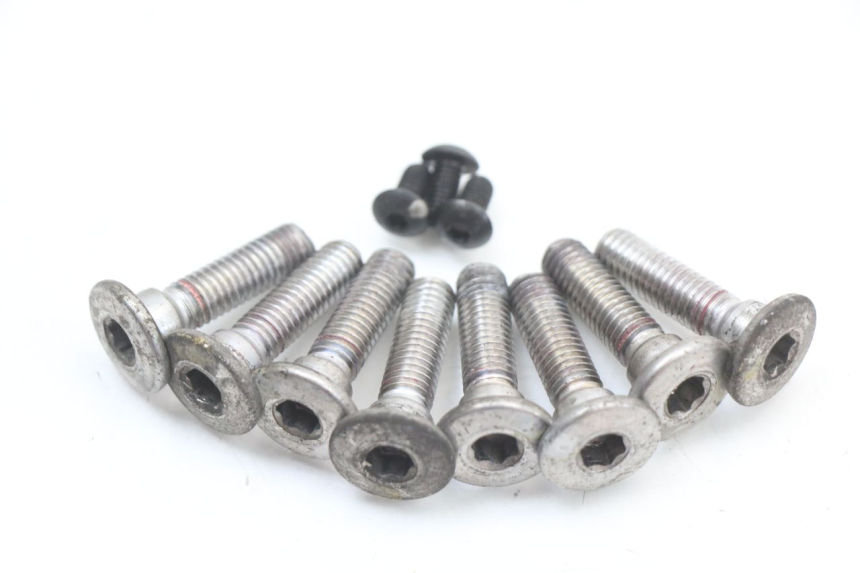 photo de BRAKE DISC BOLT KAWASAKI NINJA 400 (2018 - 2023)