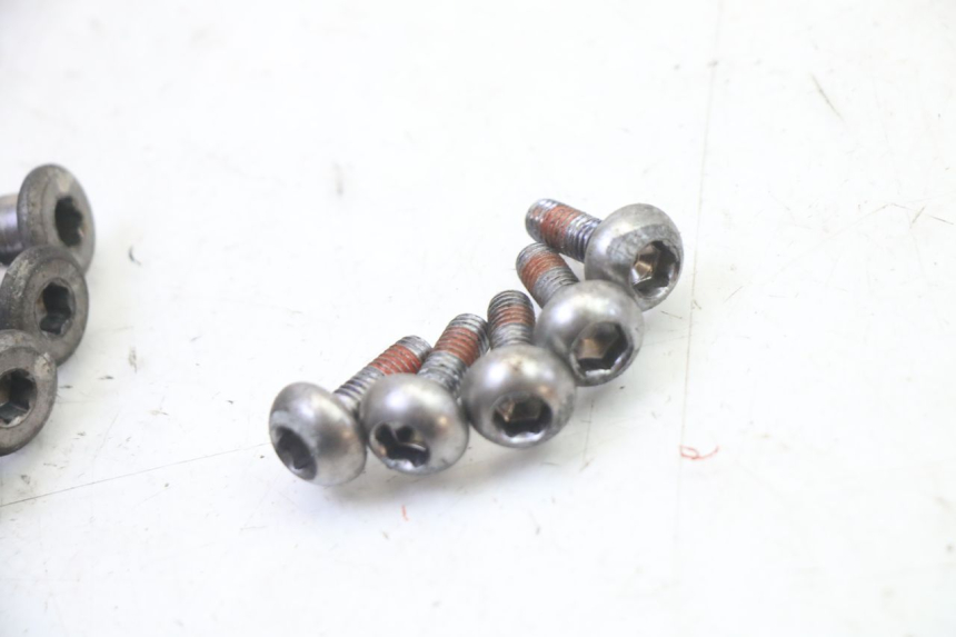 photo de BRAKE DISC BOLT HONDA NTV DEAUVILLE 650 (2001 - 2006)
