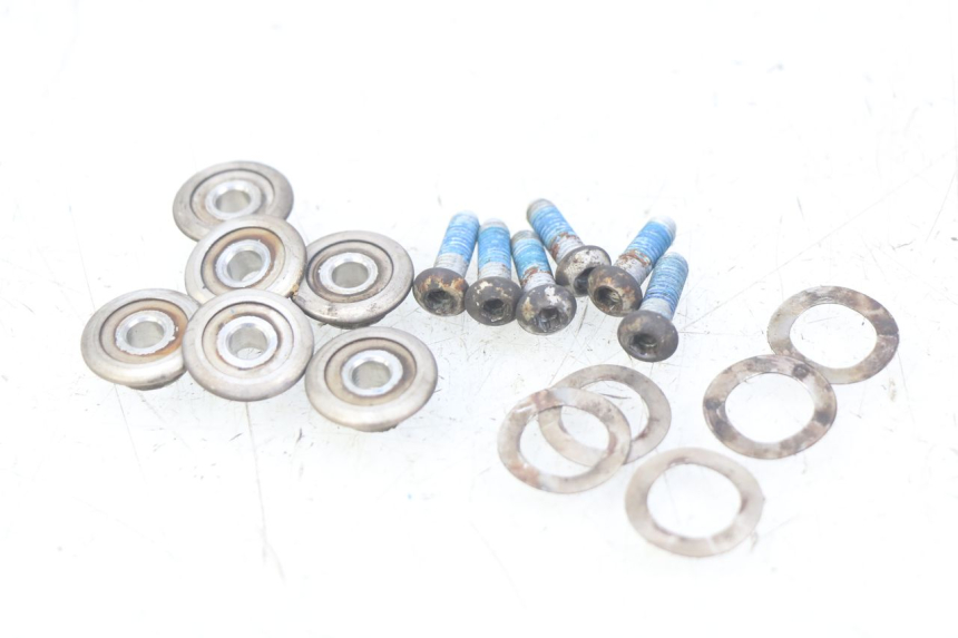 photo de BRAKE DISC BOLT PIAGGIO BEVERLY 125 (2010 - 2015)