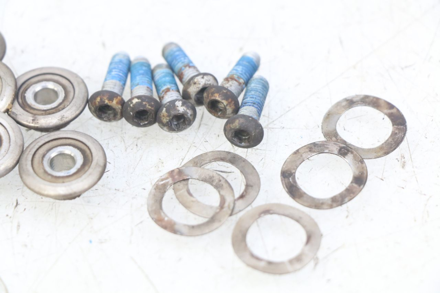 photo de BRAKE DISC BOLT PIAGGIO BEVERLY 125 (2010 - 2015)