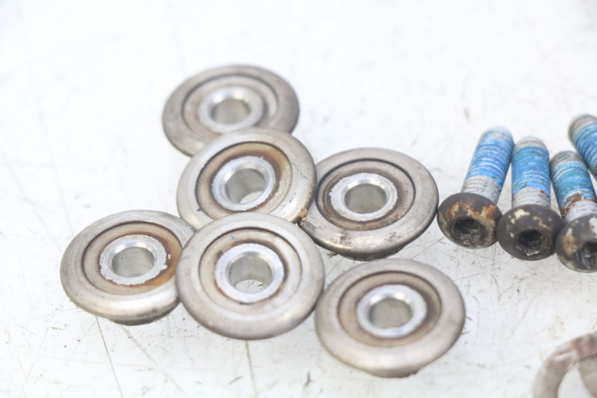 photo de BRAKE DISC BOLT PIAGGIO BEVERLY 125 (2010 - 2015)