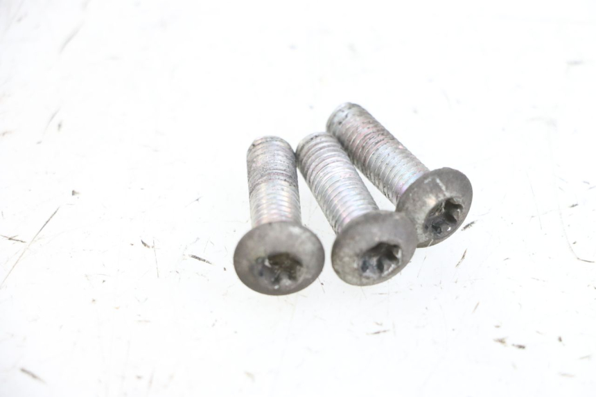 photo de BRAKE DISC BOLT PEUGEOT SPEEDFIGHT 4 4T EFI 50 (2021 - 2025) - Zoom on usage condition