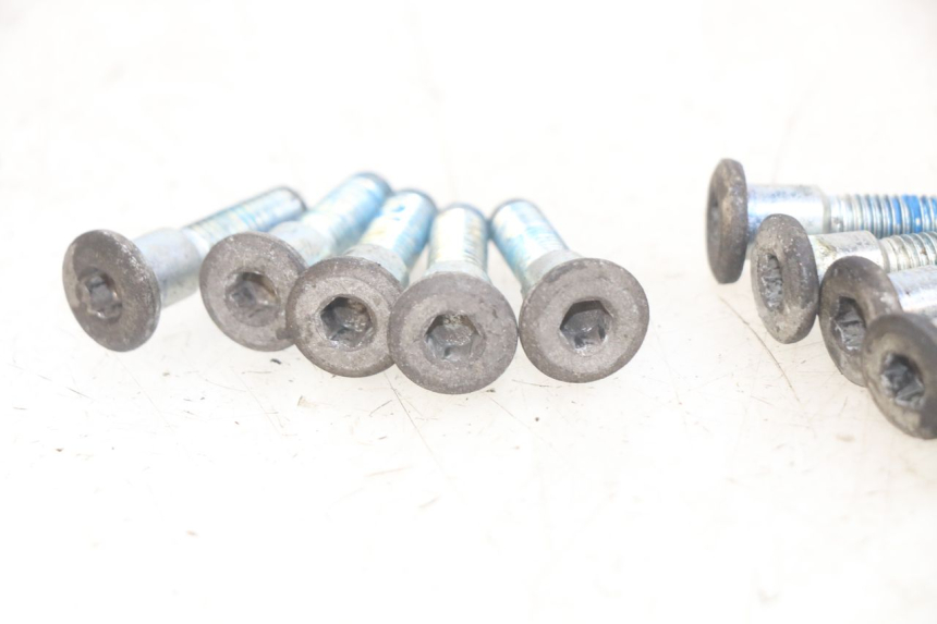 photo de BRAKE DISC BOLT SUZUKI SV N 650 (1999 - 2002)