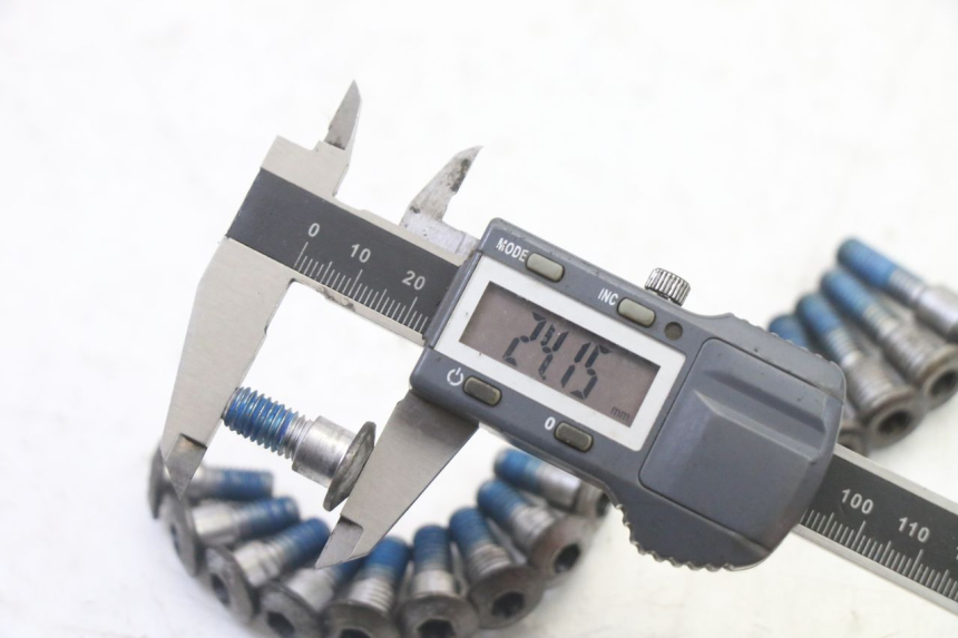 photo de BRAKE DISC BOLT SUZUKI SV S 650 (2003 - 2009)