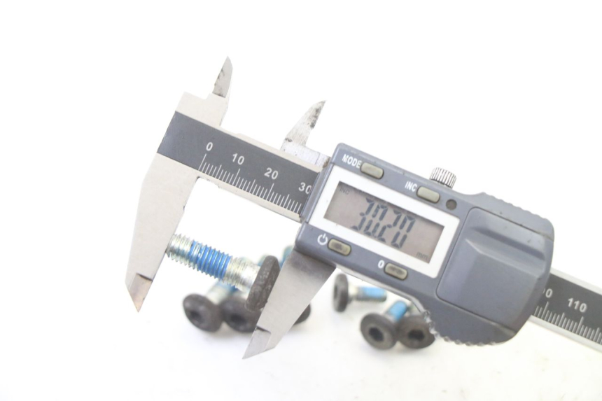 photo de BRAKE DISC BOLT YAMAHA XMAX X-MAX 125 (2006 - 2009)