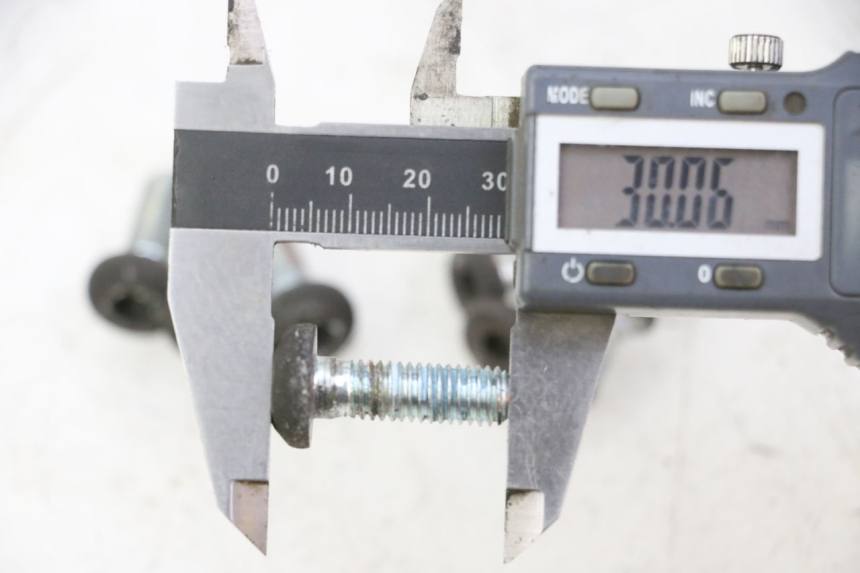 photo de BRAKE DISC BOLT YAMAHA X-MAX XMAX 250 (2006 - 2009)