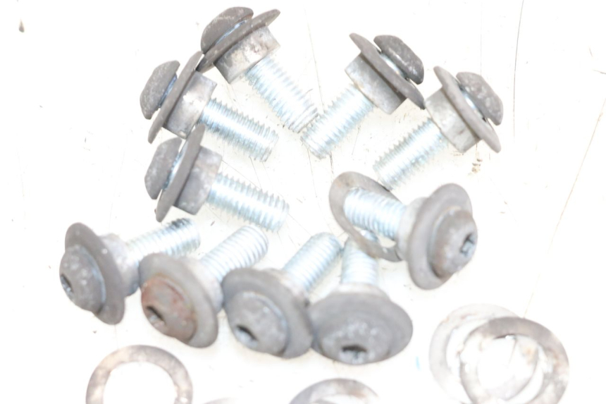 photo de BRAKE DISC BOLT PIAGGIO X10 125 (2012 - 2017)