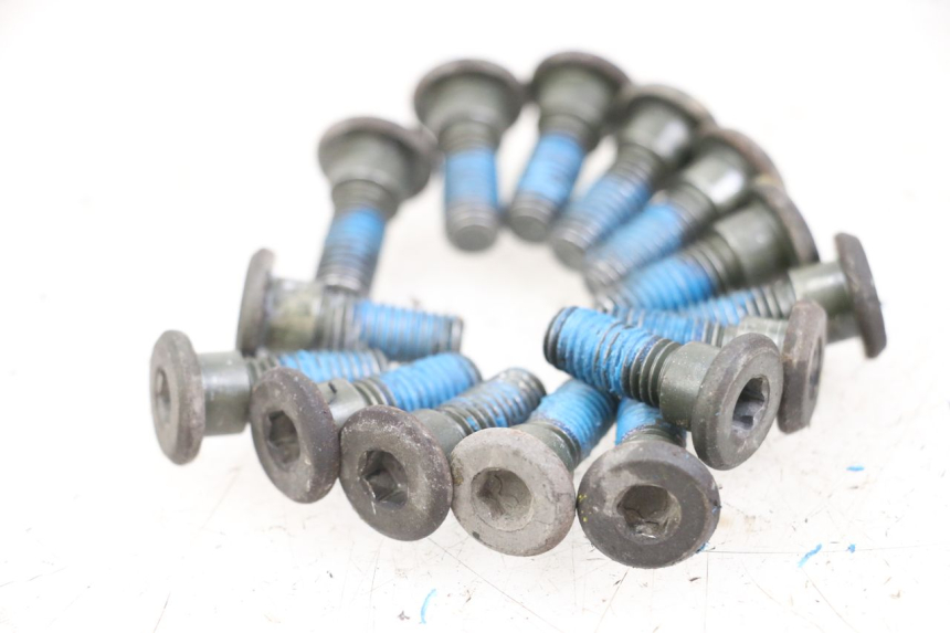 photo de BRAKE DISC BOLT KYMCO XCITING 250 (2006 - 2009)