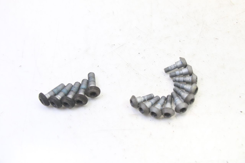 photo de BRAKE DISC BOLT YAMAHA XJ6 ABS 600 (2008 - 2016)