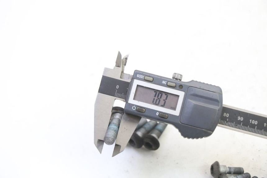 photo de BRAKE DISC BOLT YAMAHA XJ6 ABS 600 (2008 - 2016)