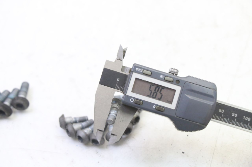 photo de BRAKE DISC BOLT YAMAHA XJ6 ABS 600 (2008 - 2016)