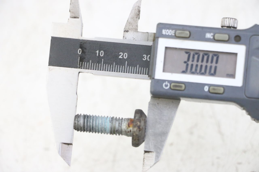 photo de BRAKE DISC BOLT YAMAHA FZS FAZER 600 (2001 - 2003)