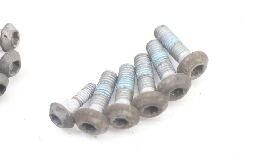 photo de BRAKE DISC BOLT YAMAHA XJ6 600 (2008 - 2016)