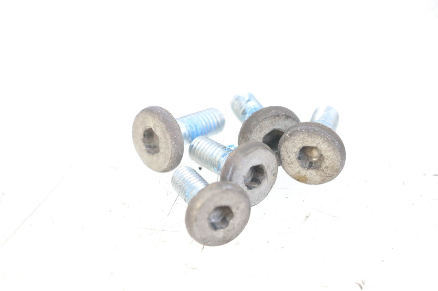 photo de BRAKE DISC BOLT YAMAHA XMAX X-MAX 125 (2006 - 2009)