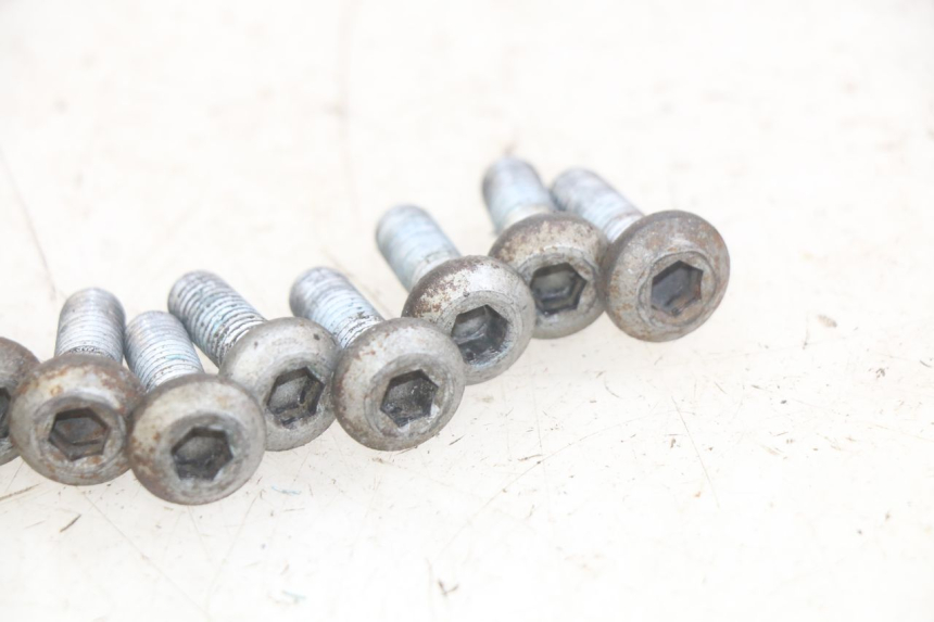 photo de BRAKE DISC BOLT YAMAHA YZF R THUNDERCAT 600 (1996 - 2003)